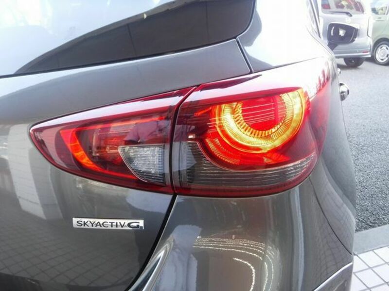 MAZDA2