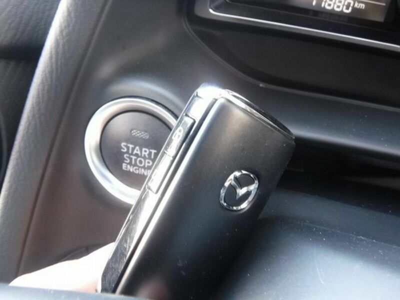 MAZDA2