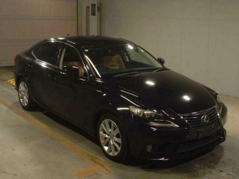 LEXUS IS