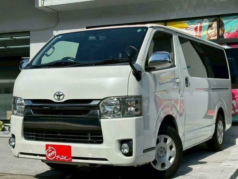 TOYOTA HIACE VAN