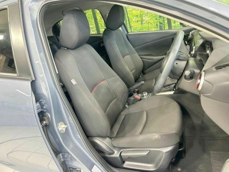 MAZDA2