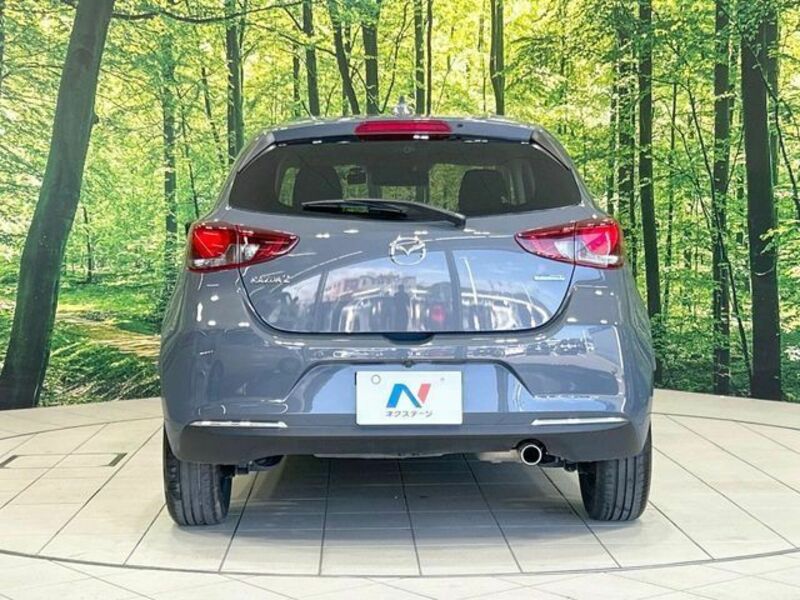 MAZDA2