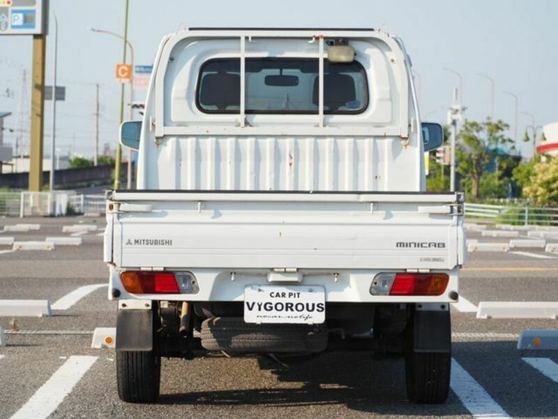 MINICAB TRUCK