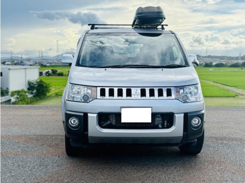 MITSUBISHI DELICA D5