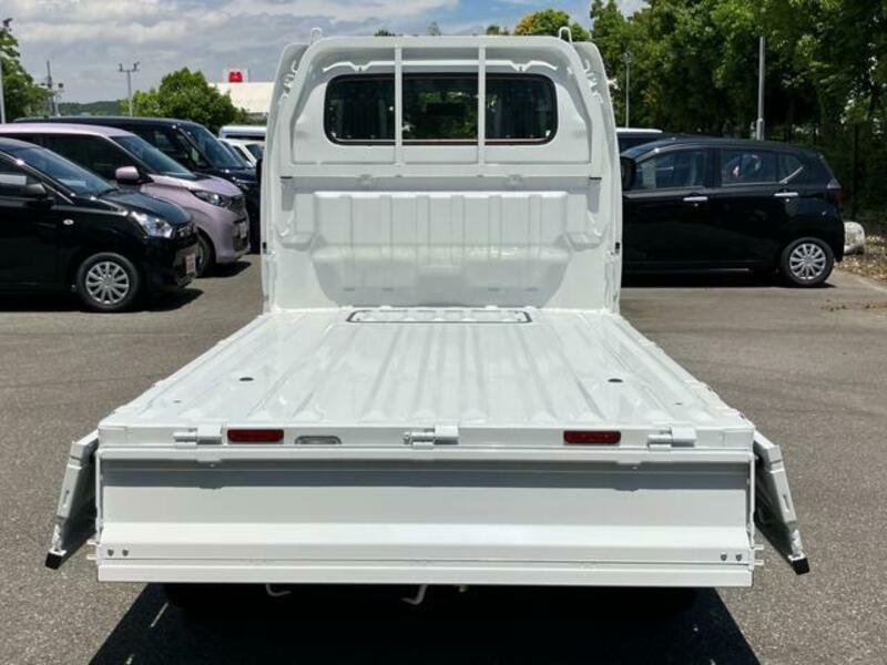 CLIPPER TRUCK