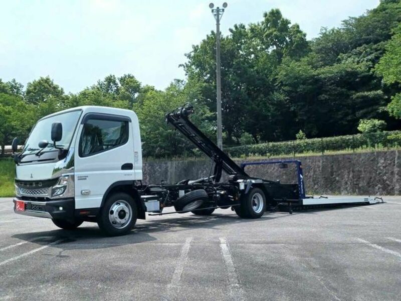 MITSUBISHI CANTER