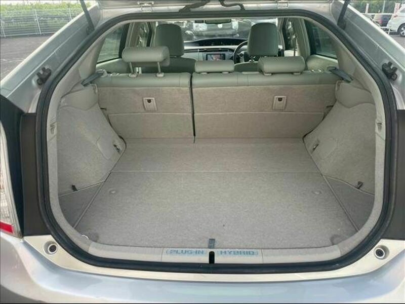 PRIUS PHV