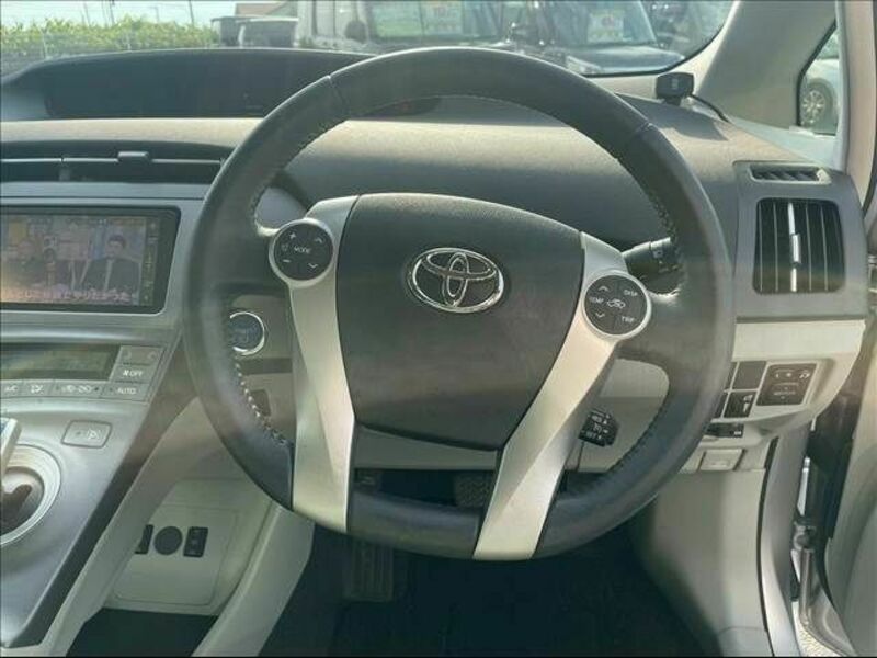 PRIUS PHV