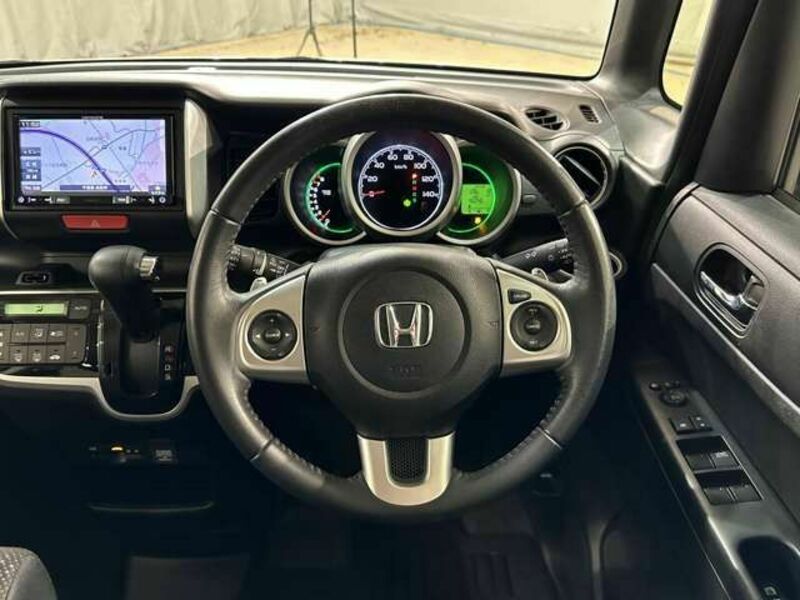 N BOX