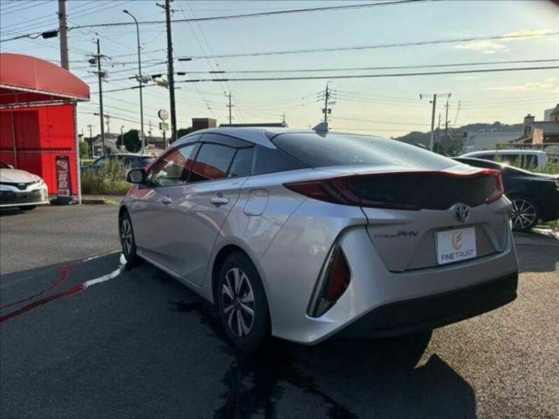 PRIUS PHV