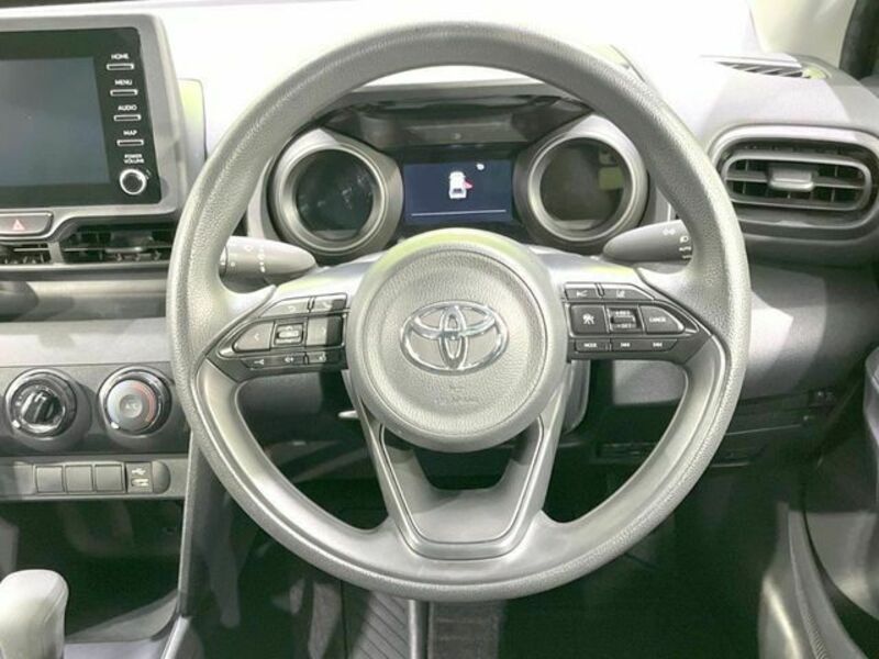YARIS CROSS