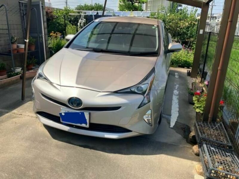 TOYOTA PRIUS