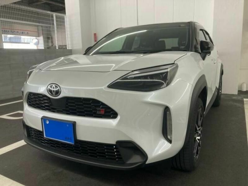 YARIS CROSS