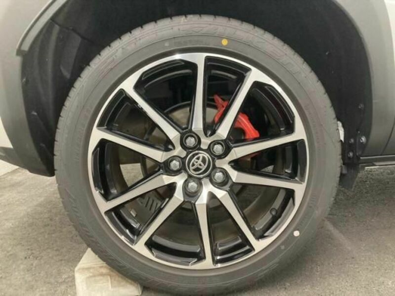 YARIS CROSS