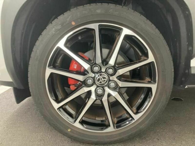 YARIS CROSS