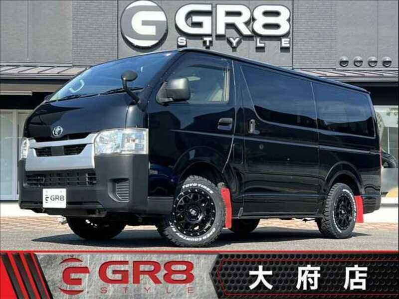 TOYOTA HIACE VAN