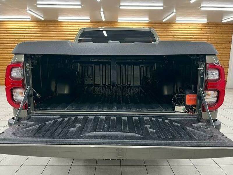 HILUX