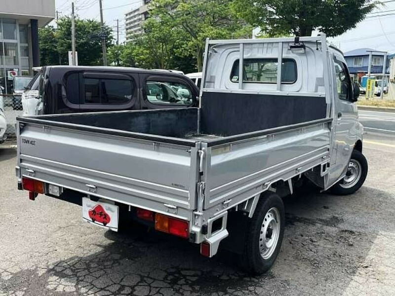 TOWNACE TRUCK