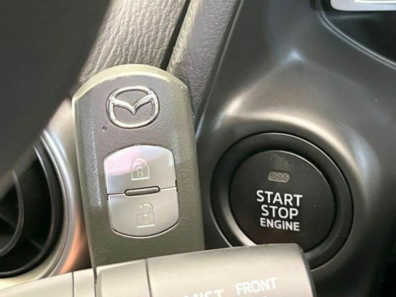 MAZDA2