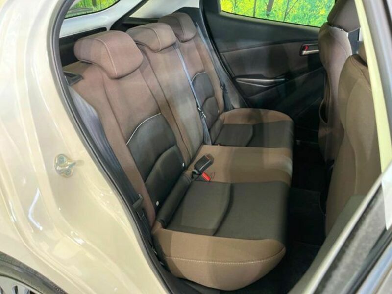 MAZDA2