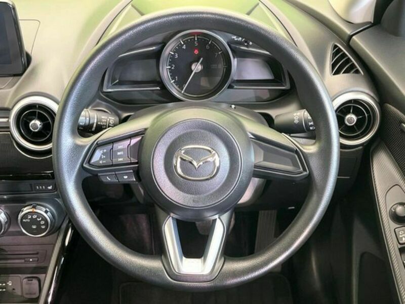 MAZDA2
