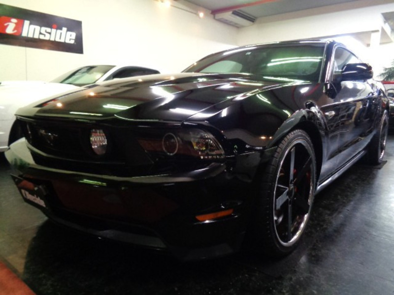 FORD MUSTANG