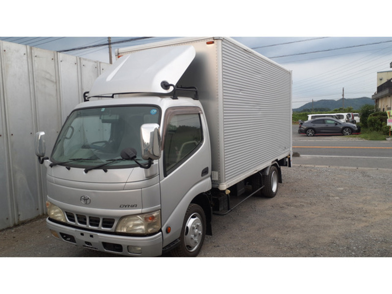 TOYOTA DYNA