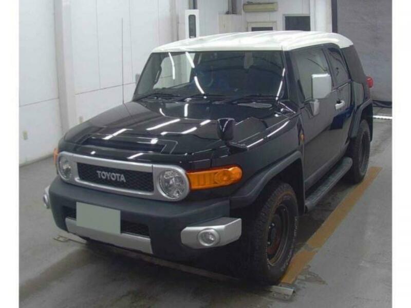 TOYOTA FJ CRUISER