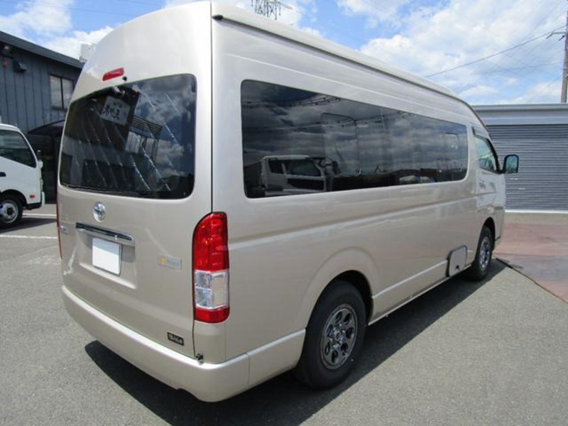 HIACE VAN