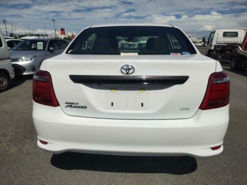 COROLLA AXIO