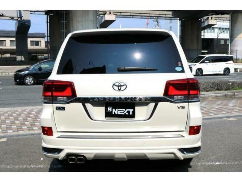 LAND CRUISER