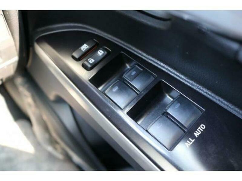 LAND CRUISER
