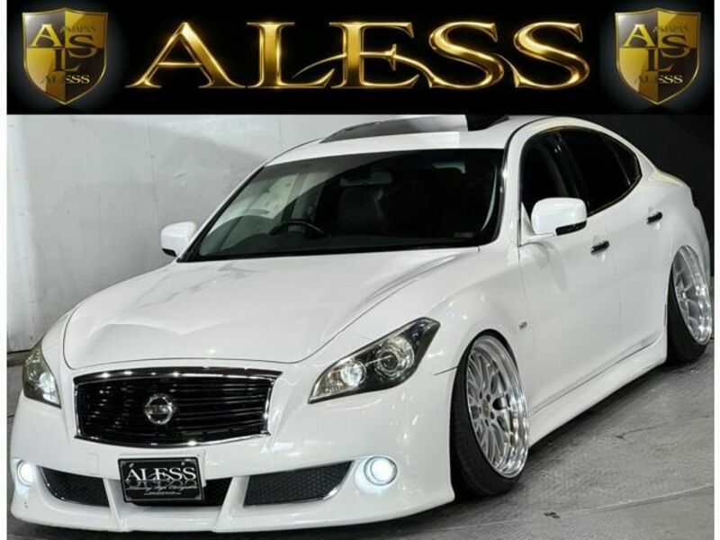 NISSAN FUGA