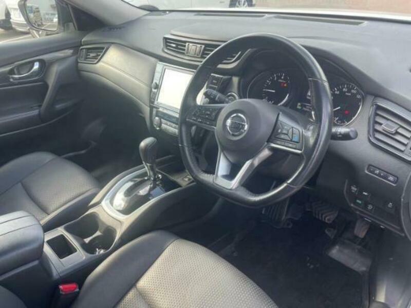 X-TRAIL
