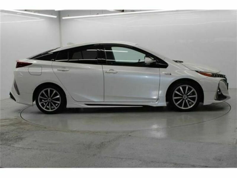 PRIUS PHV