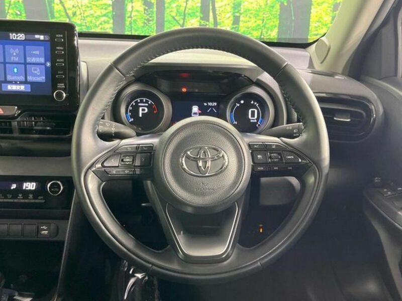 YARIS CROSS
