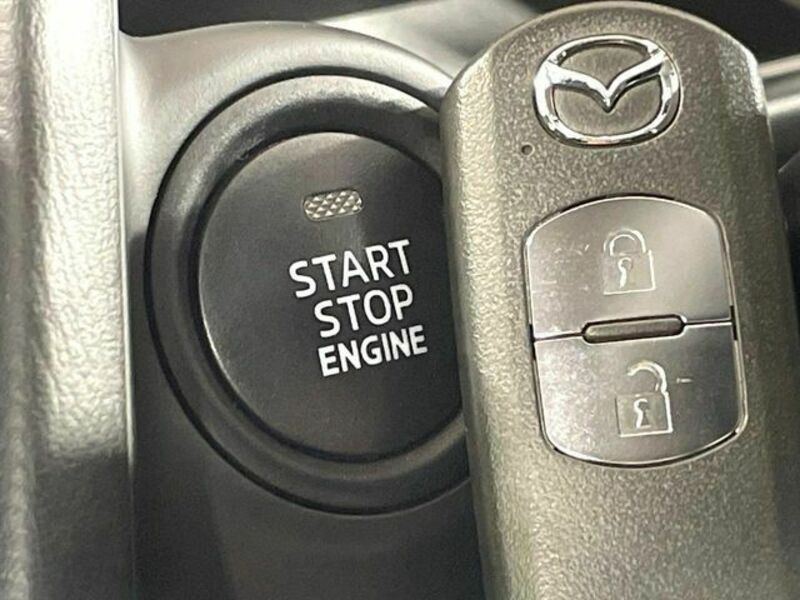 MAZDA2