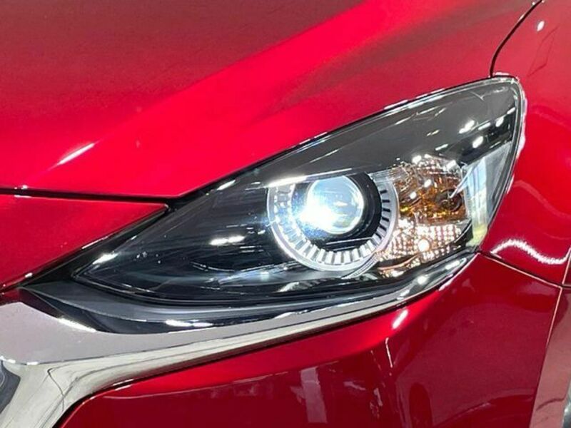 MAZDA2