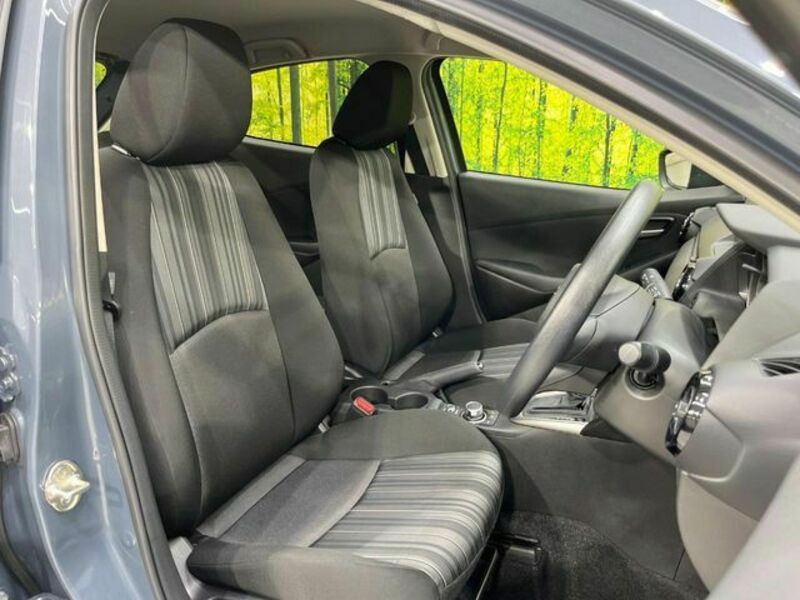 MAZDA2