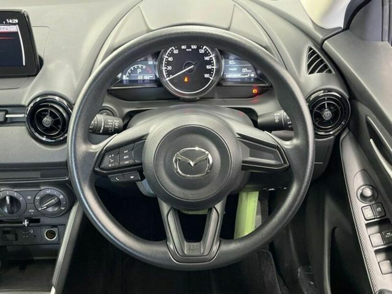 MAZDA2