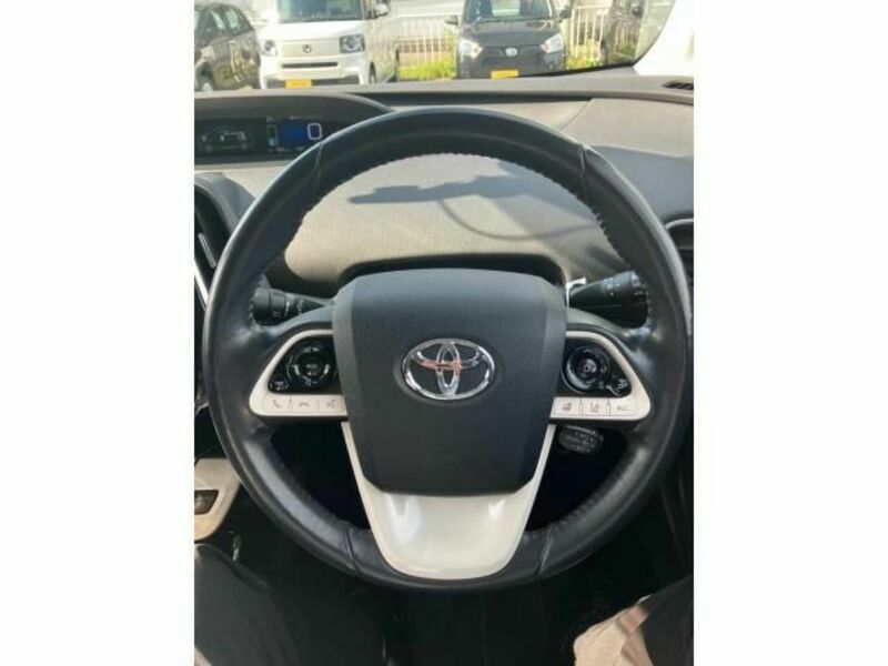 PRIUS PHV