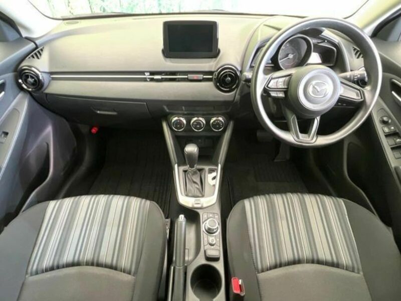 MAZDA2