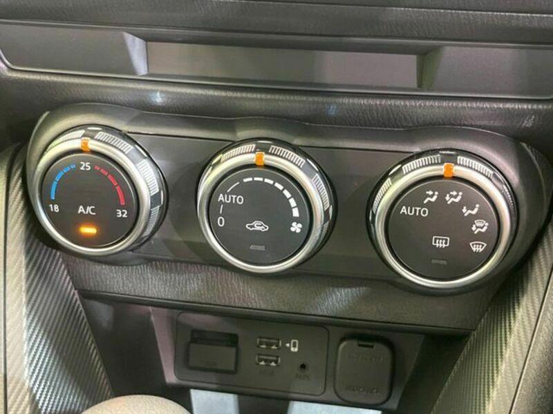 MAZDA2
