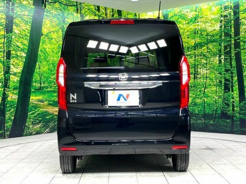 N BOX