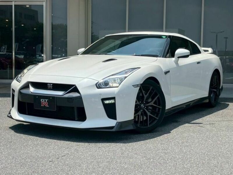 NISSAN GT-R