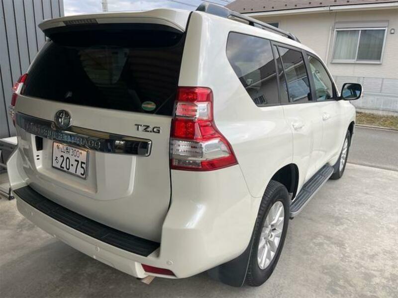 LAND CRUISER PRADO-12