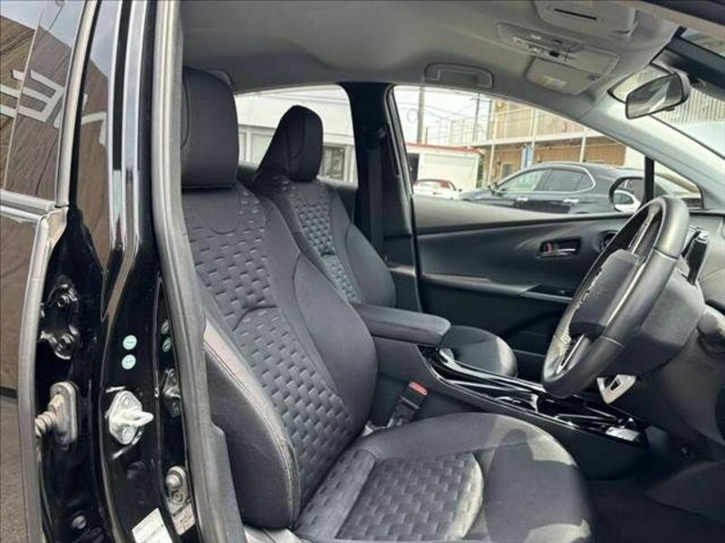 PRIUS PHV