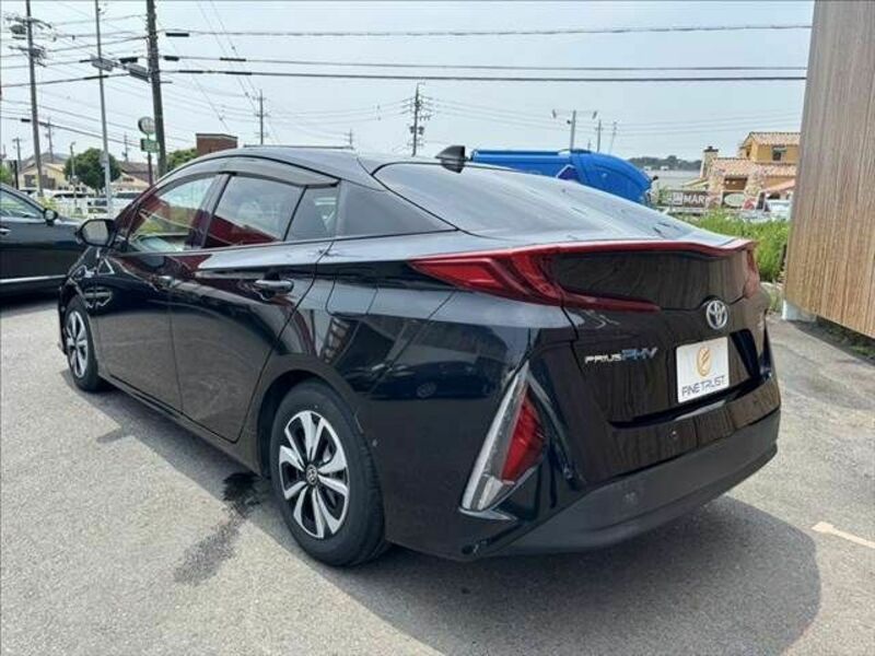PRIUS PHV