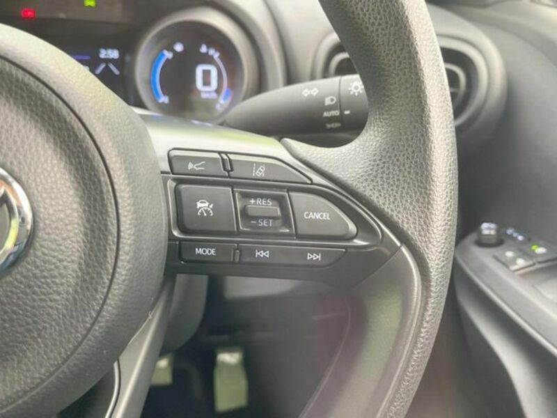 YARIS CROSS