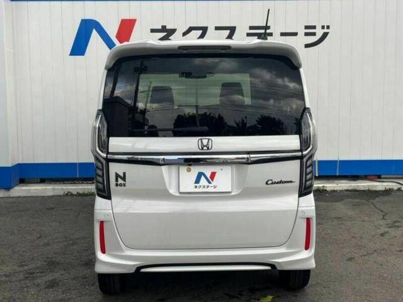 N BOX CUSTOM